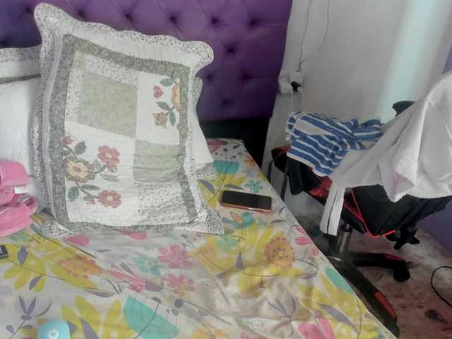 le modèle MargothClain est en webcam porno dans un show sur le site bongacams, il possède les tags suivants: Latino/Hispanic,Brunette,Trimmed