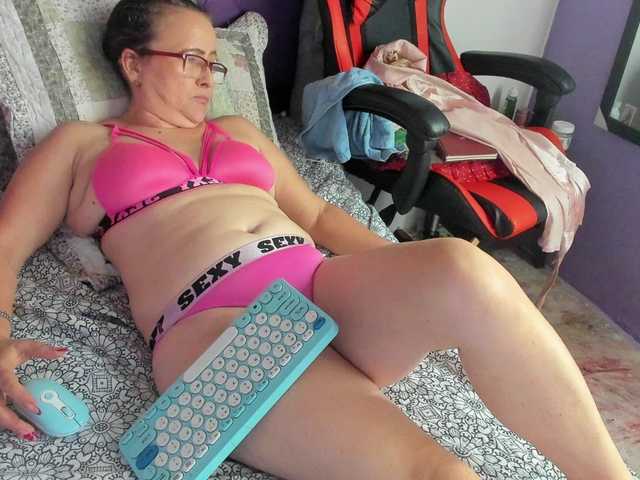 MargothClain live cam on BongaCams
