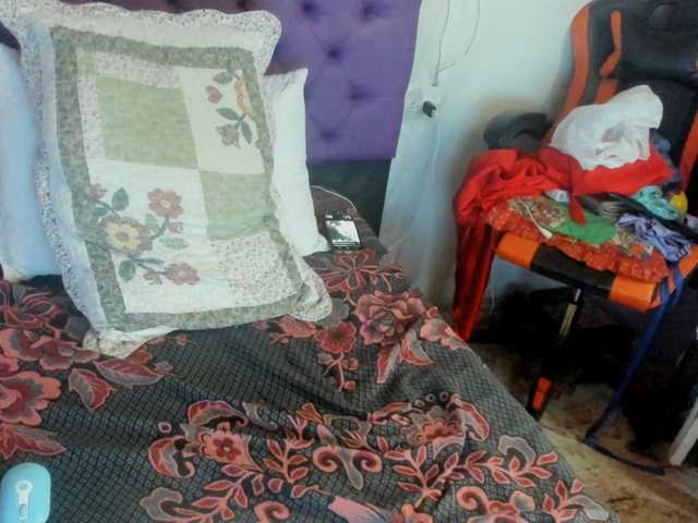 MargothClain live cam preview