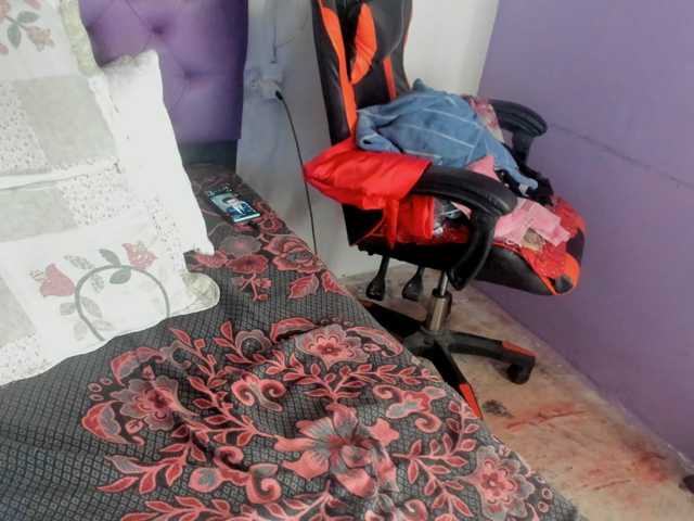 MargothClain live cam preview