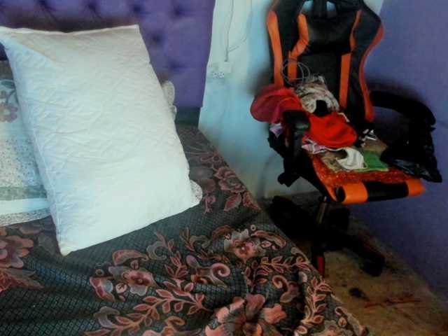 MargothClain live cam preview