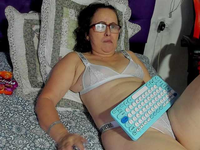 MargothClain live cam on BongaCams