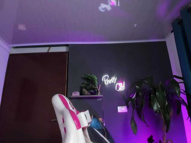 Katiehill's BongaCams show and profile