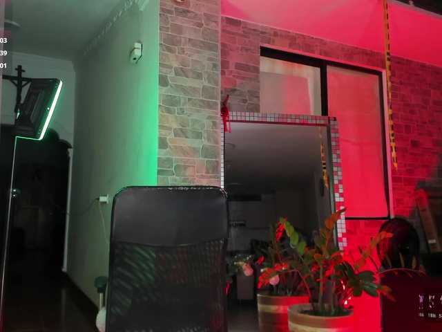 xcarlet1 live cam on BongaCams