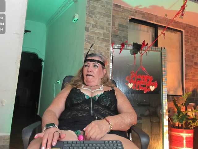xcarlet1 live cam on BongaCams