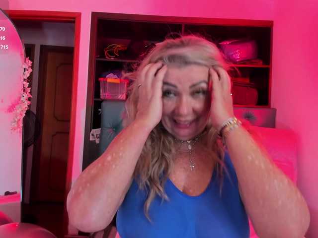xcarlet1 live webcam show