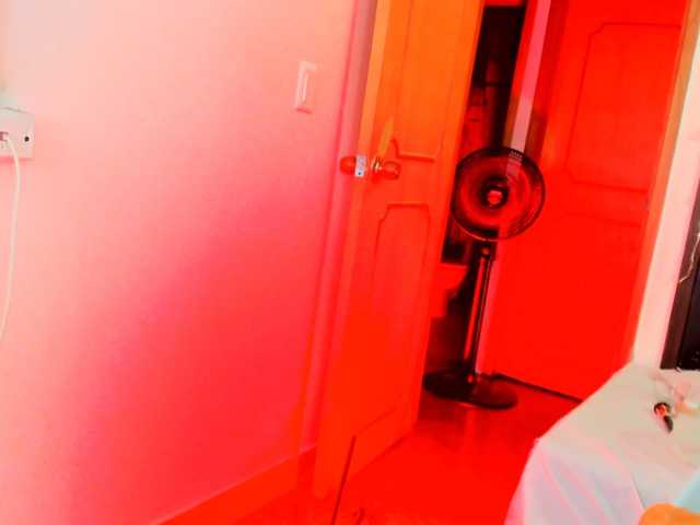 xcarlet1 live cam on BongaCams
