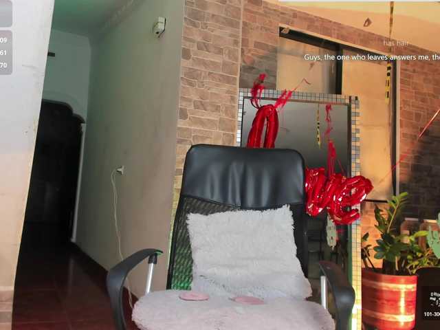 xcarlet1 live cam