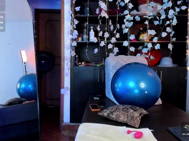 xcarlet1 live cam on BongaCams