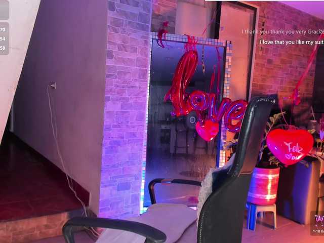 xcarlet1 live cam on BongaCams