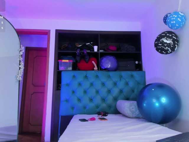 xcarlet1 cam belle