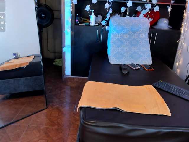 xcarlet1 live cam on BongaCams