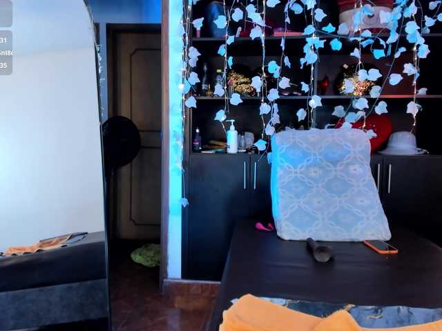 xcarlet1 live cam on BongaCams