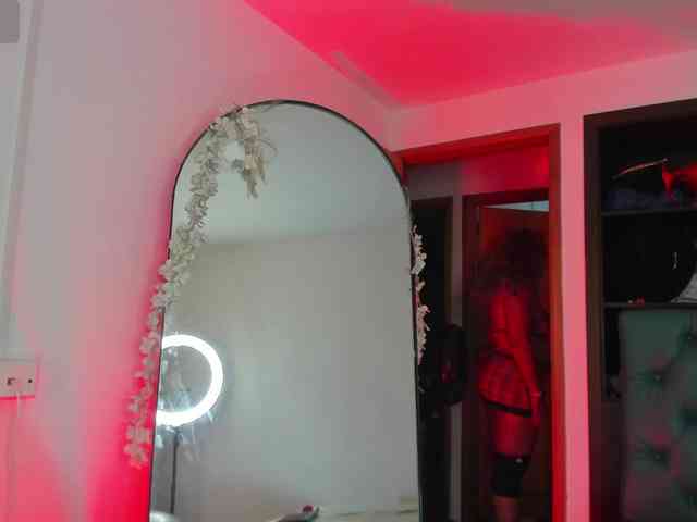 xcarlet1