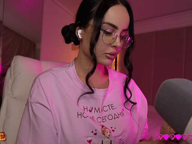 your-red-wine live cam on BongaCams