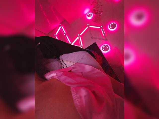 your-red-wine live cam on BongaCams