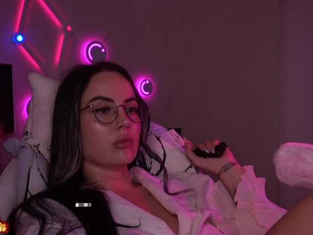 your-red-wine live cam on BongaCams