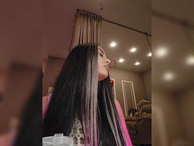 your-red-wine live cam on BongaCams