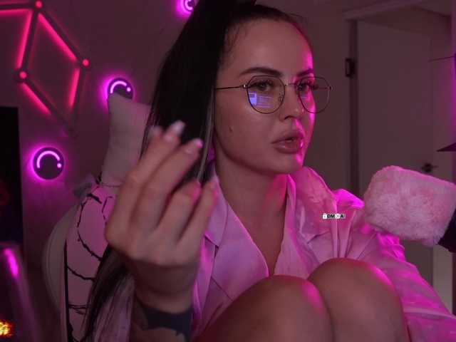 your-red-wine cam belle