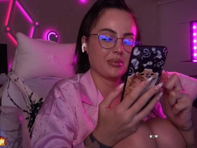 your-red-wine live cam on BongaCams