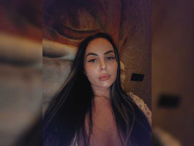 your-red-wine live cam on BongaCams