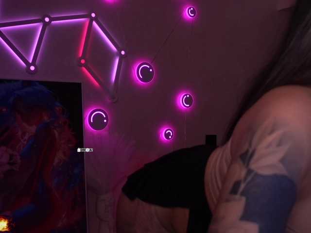 your-red-wine live cam on BongaCams