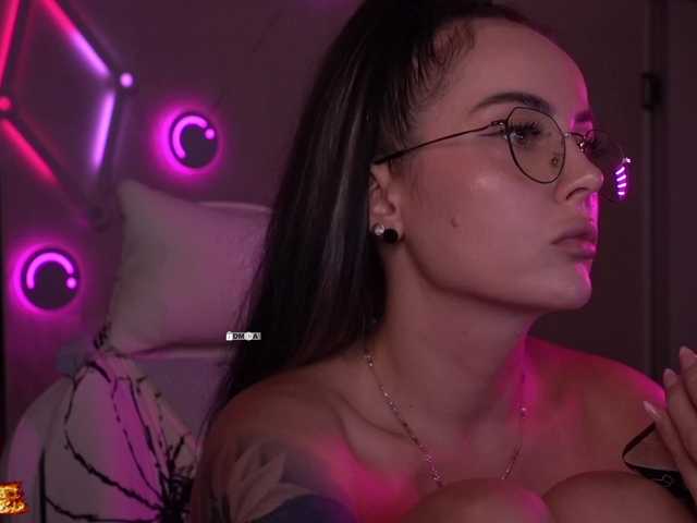 your-red-wine live cam on BongaCams