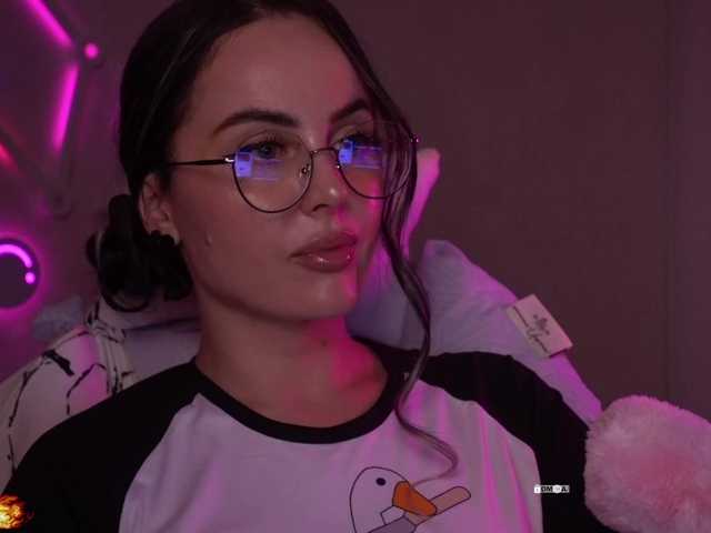your-red-wine live cam on BongaCams