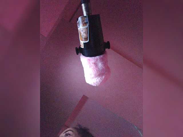your-red-wine cam belle