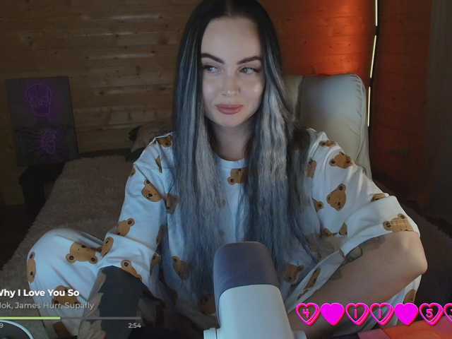 your-red-wine live cam on BongaCams
