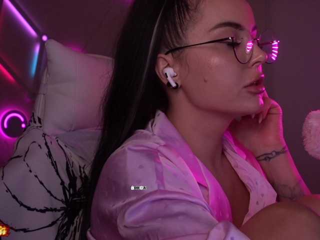 your-red-wine live cam on BongaCams