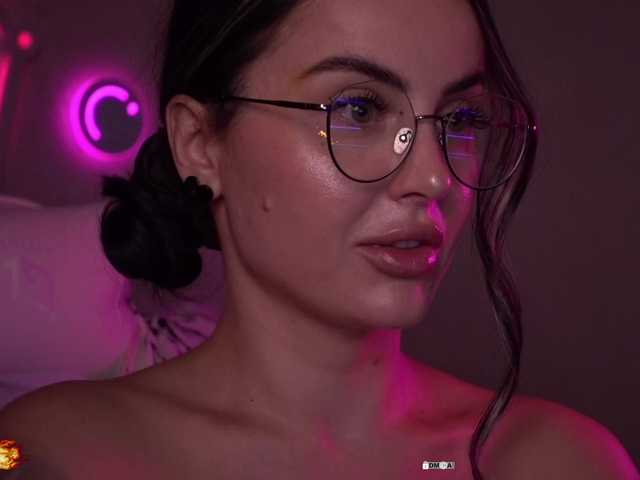 your-red-wine live cam on BongaCams