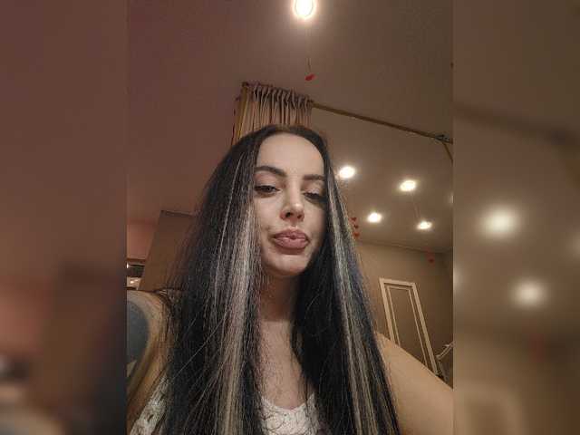 your-red-wine live cam on BongaCams