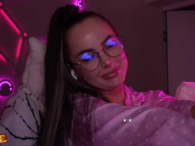 your-red-wine live cam on BongaCams