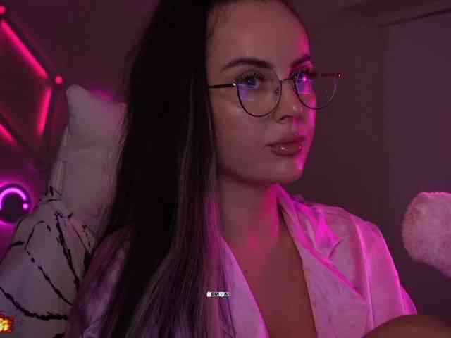 your-red-wine Live Webcam on BongaCams