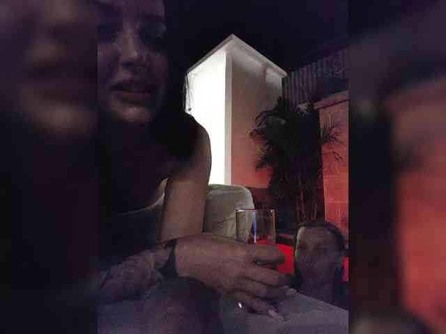 your-red-wine Live Webcam on BongaCams