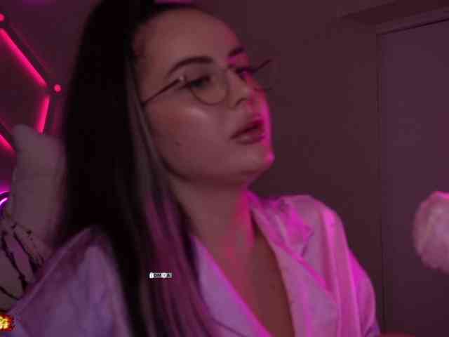 your-red-wine Live Webcam on BongaCams