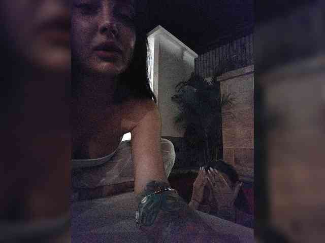 your-red-wine Live Webcam on BongaCams