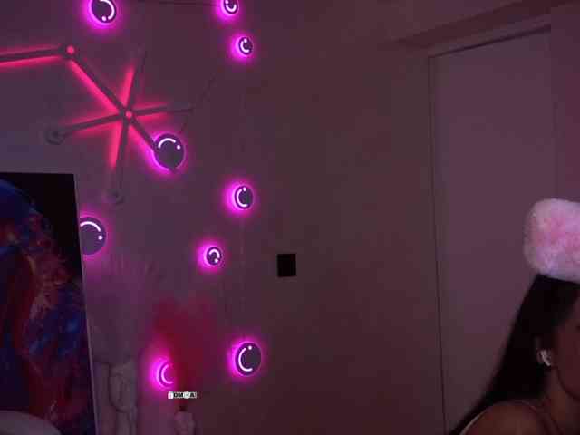 your-red-wine Live Webcam on BongaCams