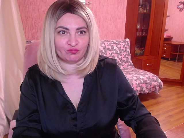 -MeowMeow- live cam on BongaCams