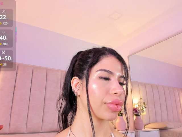 EllaThorne live cam on BongaCams