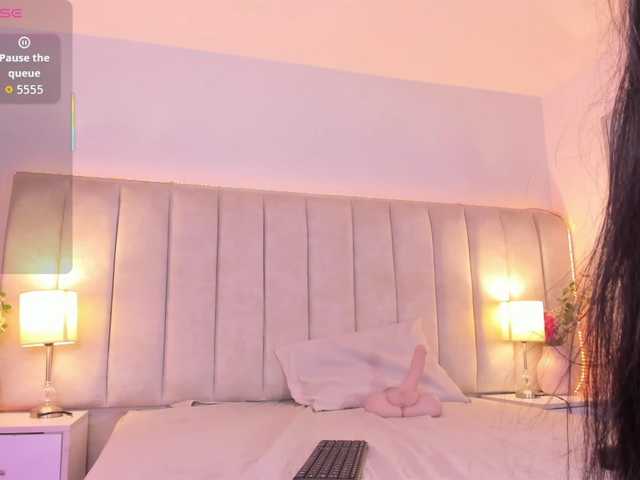 EllaThorne live cam on BongaCams