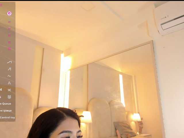 EllaThorne live cam on UnifiedCams