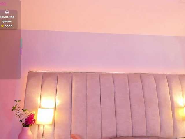 EllaThorne live cam on BongaCams