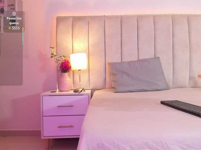 EllaThorne live cam on BongaCams