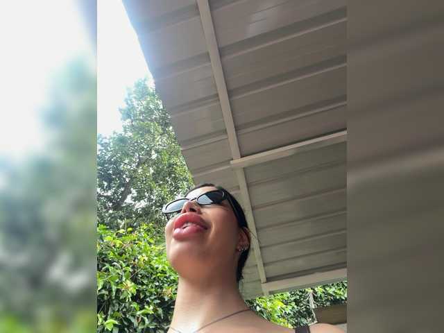 EllaThorne live cam on BongaCams