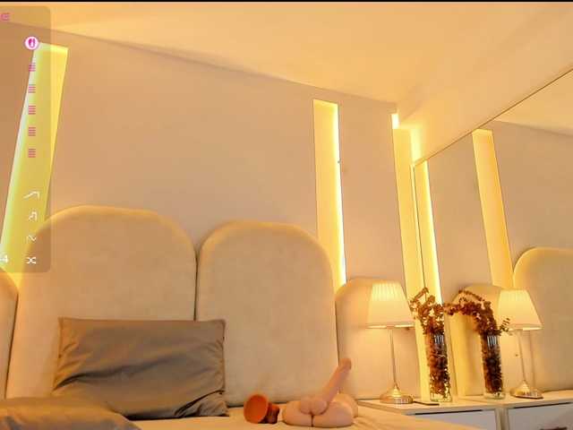 EllaThorne live cam on BongaCams