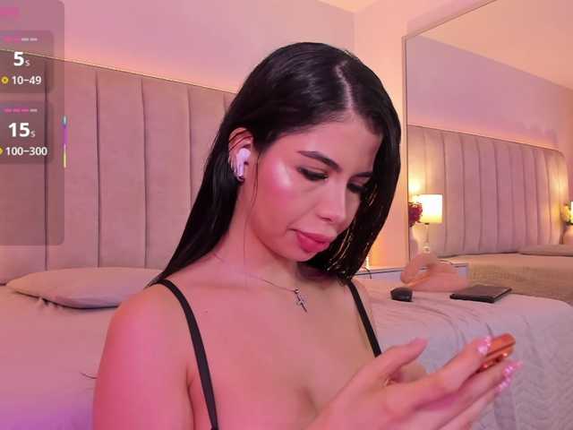 EllaThorne live cam on BongaCams