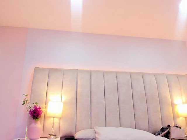 EllaThorne live cam on BongaCams