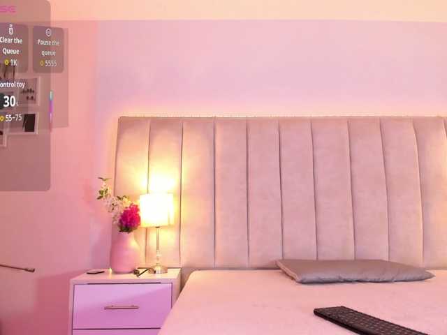 EllaThorne live cam on BongaCams